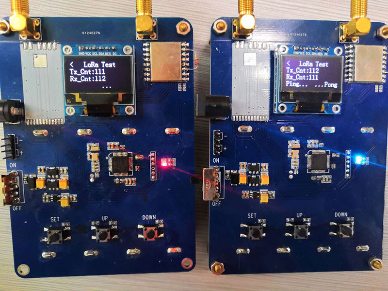 The red light indicates that the transmission is successful once, and the blue light indicates that the reception is successful once